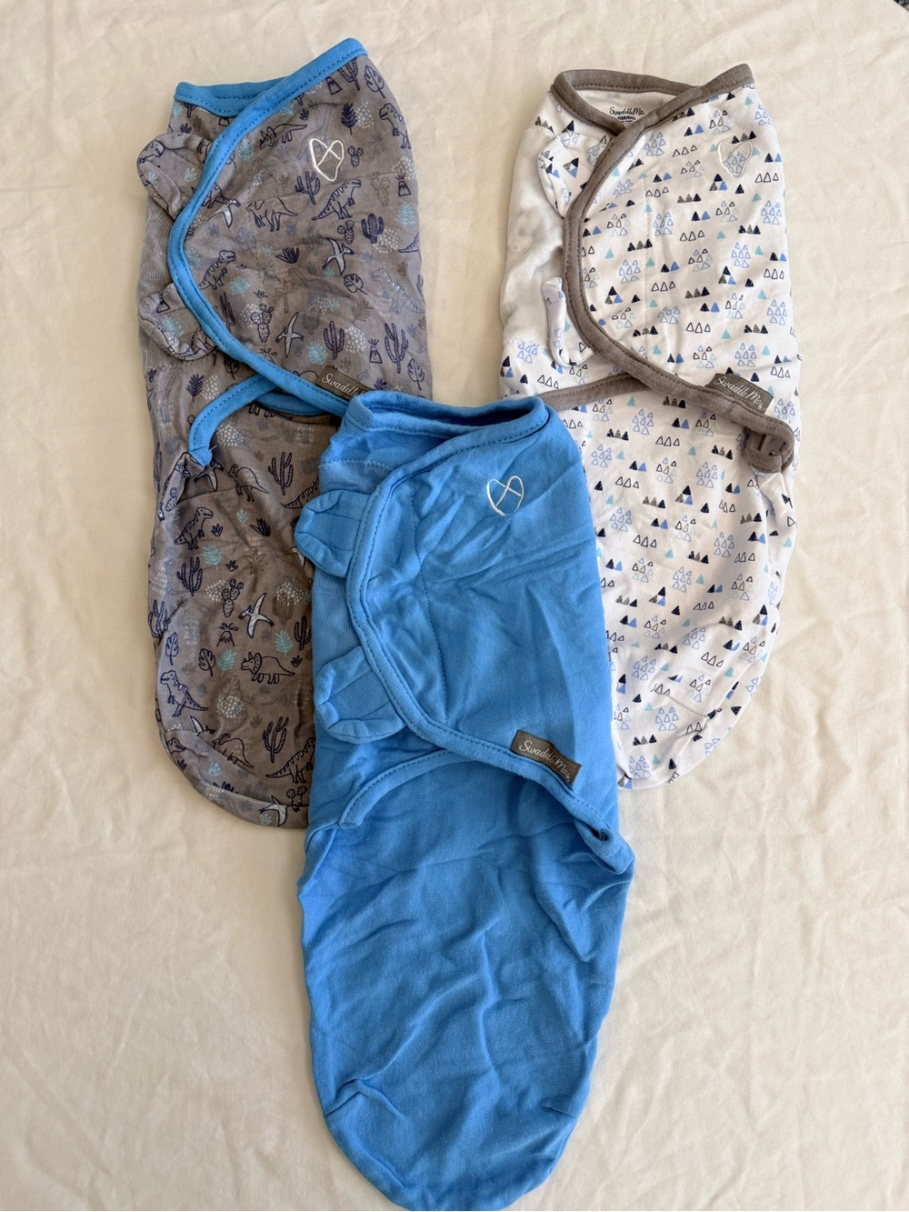 0-3 Months Baby Sleep Essentials lot | 7 pieces- footies, swaddle, sleep sac - Picture 7 of 10